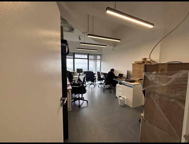 967M² OFFICE TO LET IN PLATTEKLOOF 1